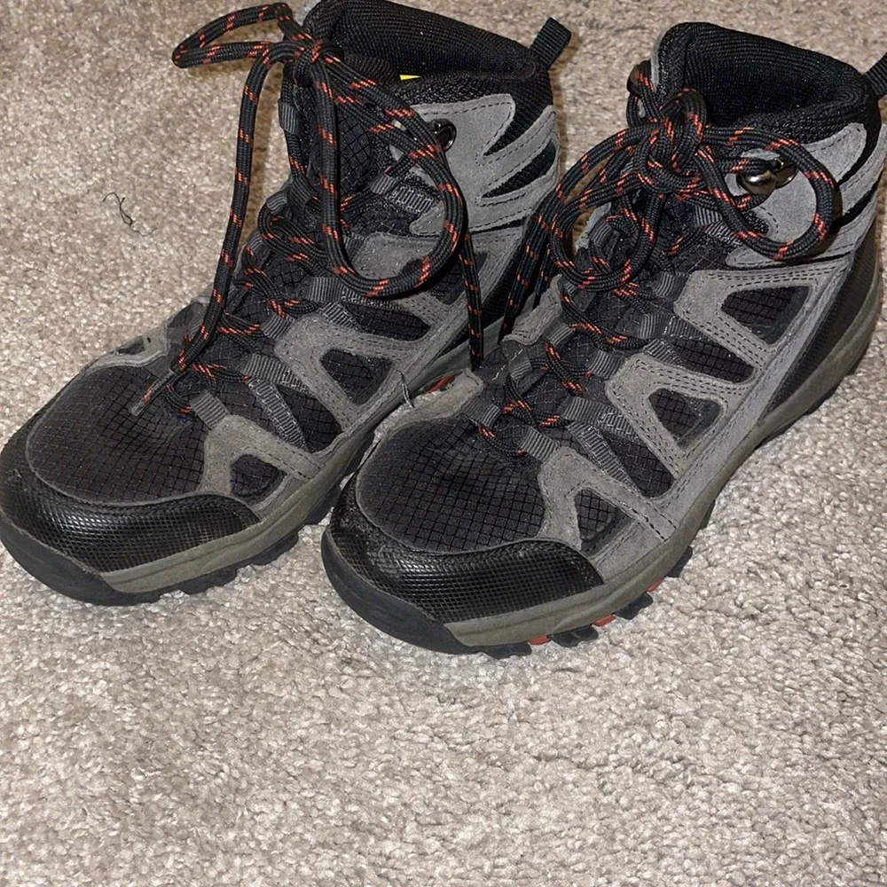 Cat and Jack youth size 4 gray hiking boots